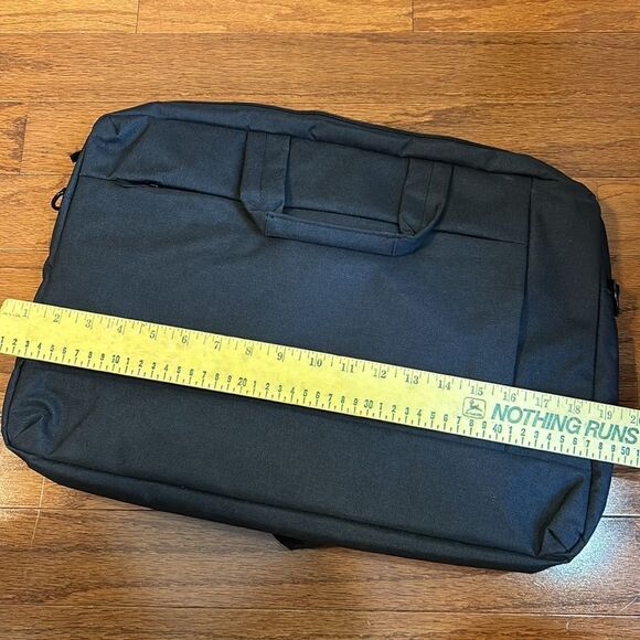 Black briefcase/padded 17.5" laptop sleeve. Use w/handle or 50" shoulder strap - Picture 8 of 12